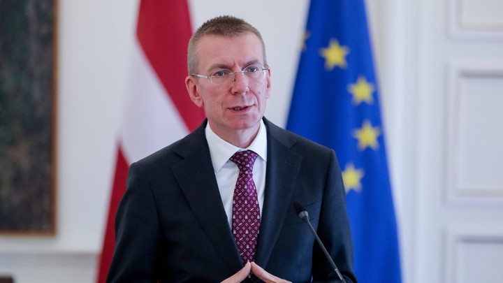 Bloomberg: Латвия заявляет, что Украина должна иметь право наносить удары по военным целям в России