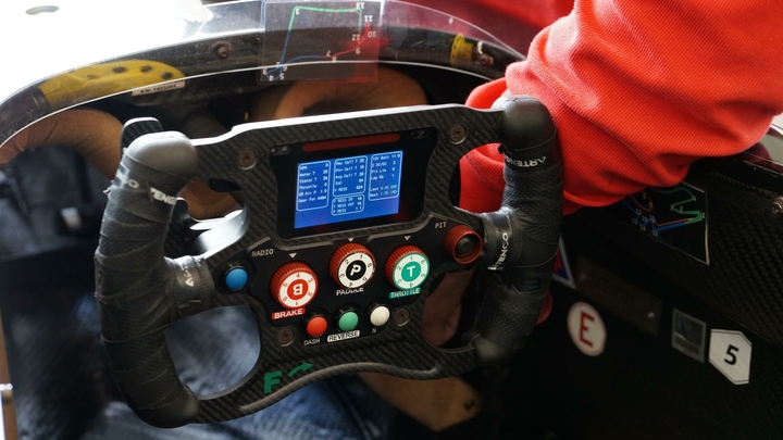 Британец Льюис Хэмилтон одержал 100-ю победу в Формуле-1, выиграв Гран-при России в Сочи