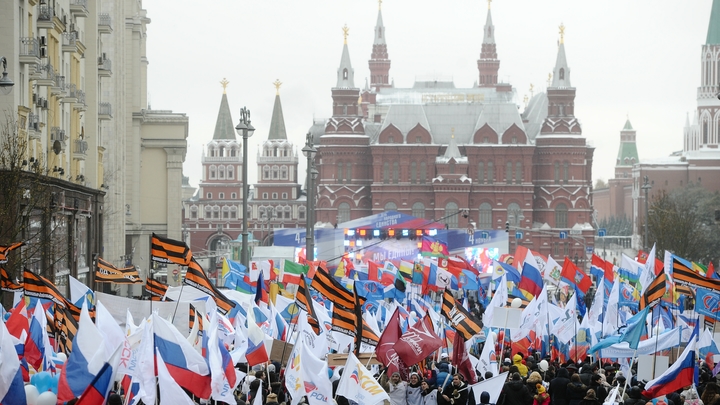 Народ, любовь и патриотизм. Социологи назвали главные символы, объединяющие Россию