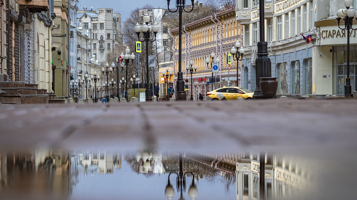 Чиновница в камуфляже закидала военкомат во Владимире коктейлями Молотова - Shot