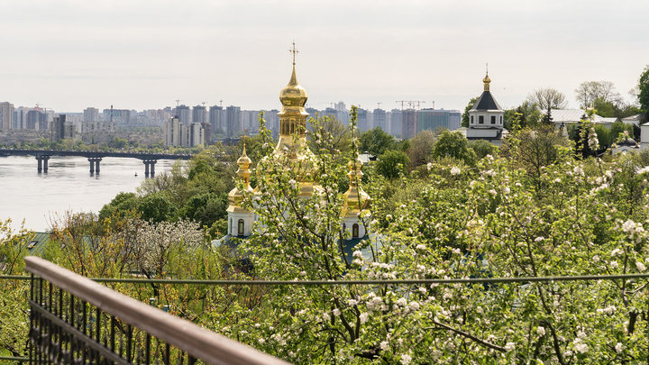 За Лавру ответит: Украинцы потребовали уволить министра культуры