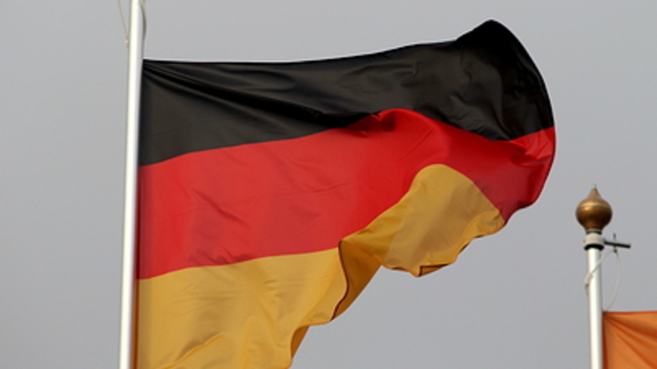 Депутат бундестага: Зеленский ищет, где бы еще что-нибудь взять