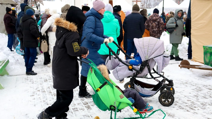 Не ноют, ни на что не жалуются: Как живёт семья с 10 детьми, которая сбежала из Риги в русскую деревню