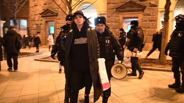 В центре Екатеринбурга антивоенный митинг завершился не начавшись