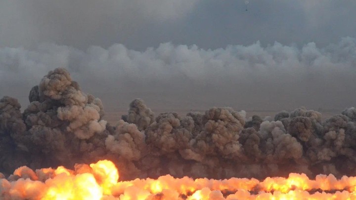 Похоже наши что-то добивают: ВСУ просчитались - по военному аэродрому бьют русские Кинжалы