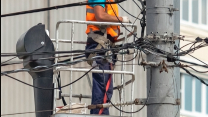 Авария в электросетях оставила без света центр Екатеринбурга