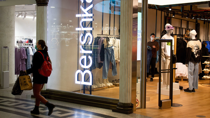 Ушли по-английски: Zara и Bershka не стали отдавать 755 млн самарскому бизнесмену Суркову