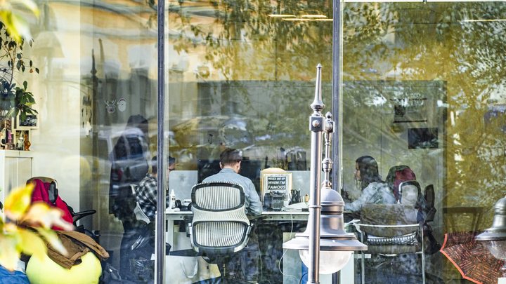 Каждый четвёртый житель Кубани считает отсутствие удалёнки причиной выгорания на работе