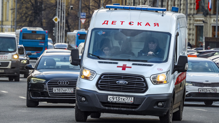 Трехлетний мальчик в Мытищах умер после падения с самоката в своей квартире