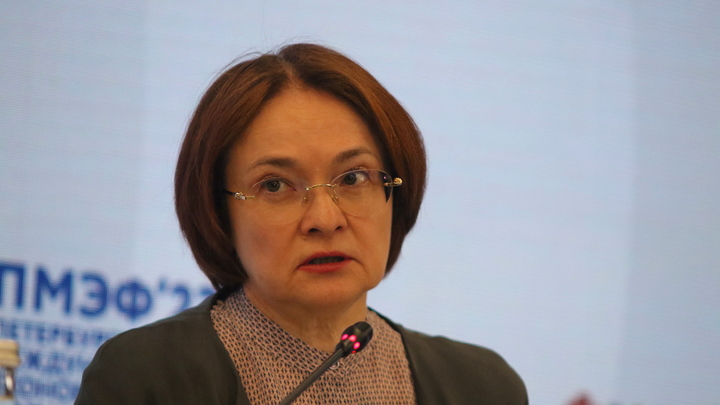 Рубль рушится в прямом эфире: Ураган Эльвира торжествует