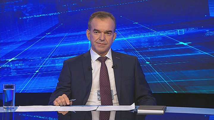 Кондратьев поручил чиновникам рассмотреть 18 тысяч обращений