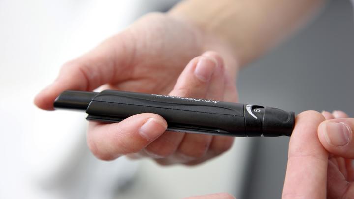 Врач назвал первые три симптома высокого сахара в организме: Принимают совсем за другое