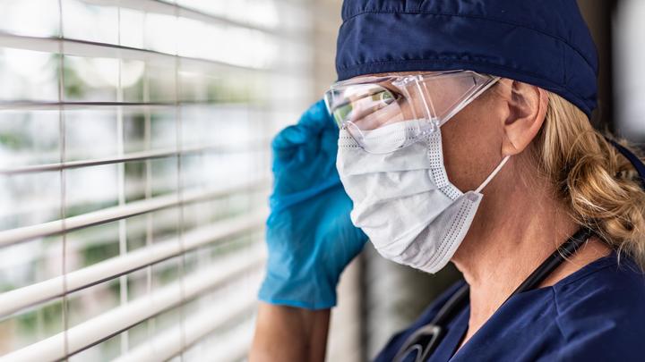 ВОЗ пугает новым штаммом Eris. Надо ли бояться?