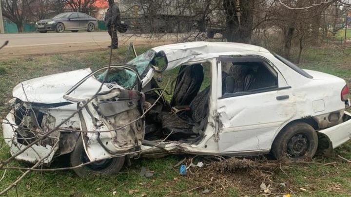 В Калининском районе грузовик протаранил легковушку, два человека погибли