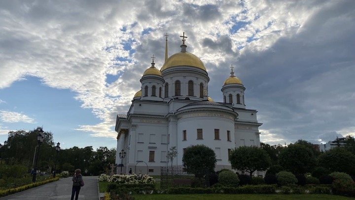 Митрополит Екатеринбургский предлагает возвести на месте бизнес-центра храм Малый Златоуст