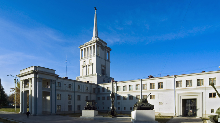 Командованию ЦВО досталось от прокуратуры за вечеринку извращенцев в Доме офицеров