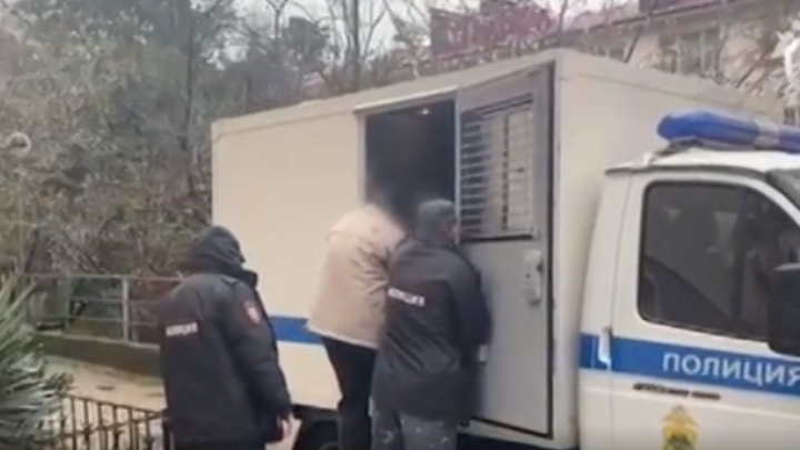 Вербовали местного жителя: В Сочи задержали четверых свидетелей Иеговы*