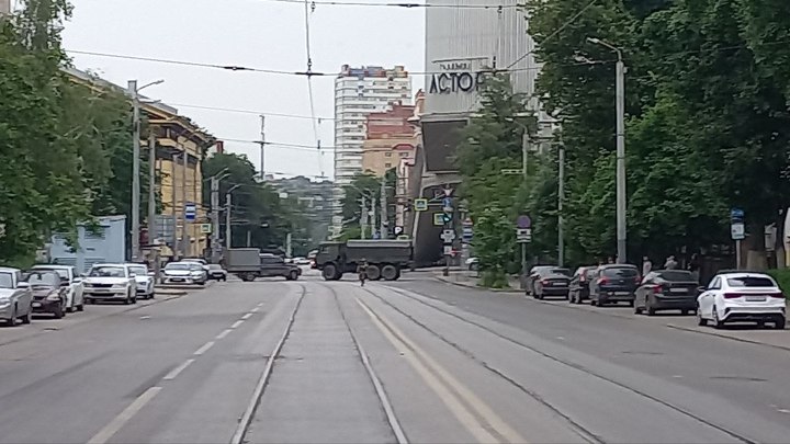 В центре Ростова у здания штаба ЮВО прогремело два взрыва. Что известно