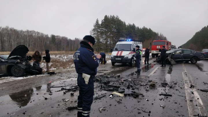 Четыре человека оказались заблокированы в результате ДТП под Луховицами