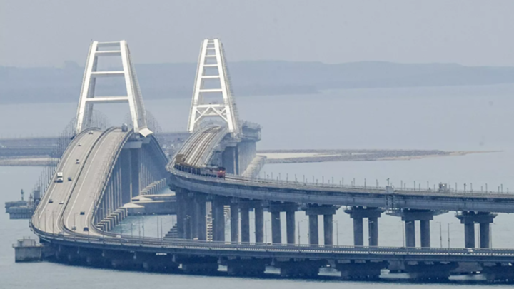 Скорость досмотра автомобилей для проезда по Крымскому мосту увеличат в новогодние праздники