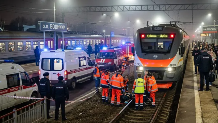 Человек попал под электричку в Долгопрудном