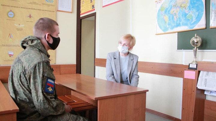 Солдат, получивший ожоги глаз в ЧВВАКУШе, остался служить