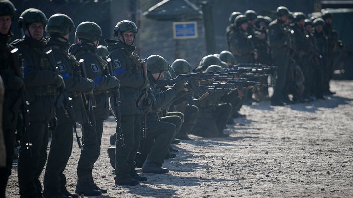 ВСУ не отступают из Бахмута: Баранец предупредил русских о ловушке