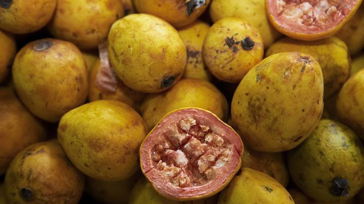 Не проходите мимо невзрачного зимнего фрукта: Это витаминная бомба