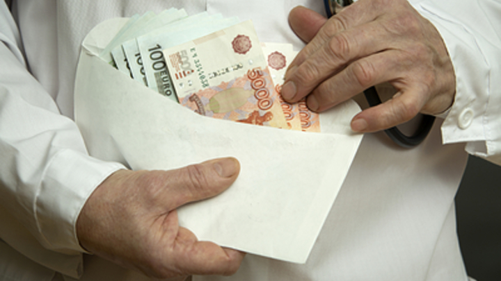 Мёртвые души на 2,7 млн рублей: Хирурга и медсестру в Дагестане заподозрили в мошенничестве