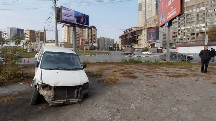 Тойота сбила девочек 6 и 8 лет на тротуаре улицы Фрунзе в Новосибирске