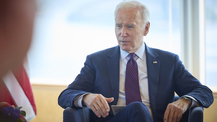 Байден: Россия понесла потери около 100 тысяч человек в Бахмуте