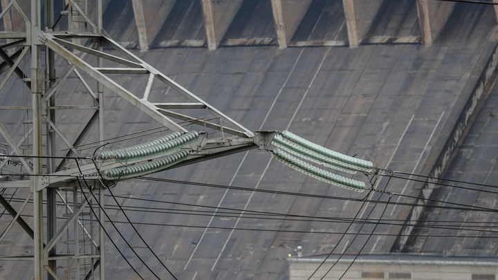 ВСУ бьют по дамбе? В Новой Каховке работает система ПВО