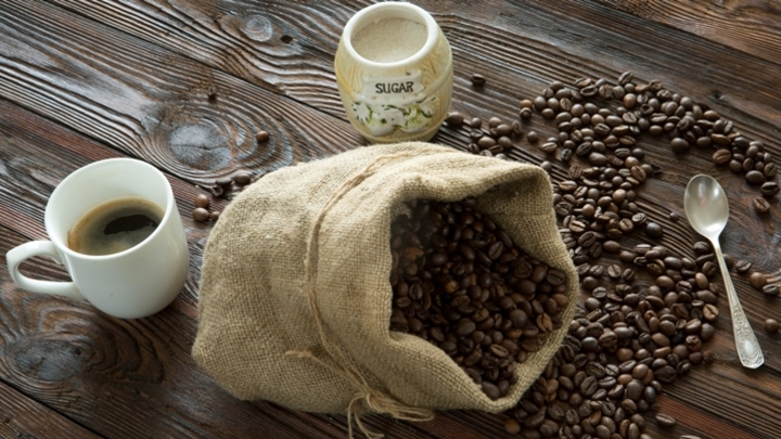 Диетолог Мухина: сочетание кофе с алкоголем и пряностями опасно для организма