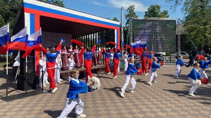 В Кузбассе состоялся концерт патриотического фестиваля «Песни за Родину»