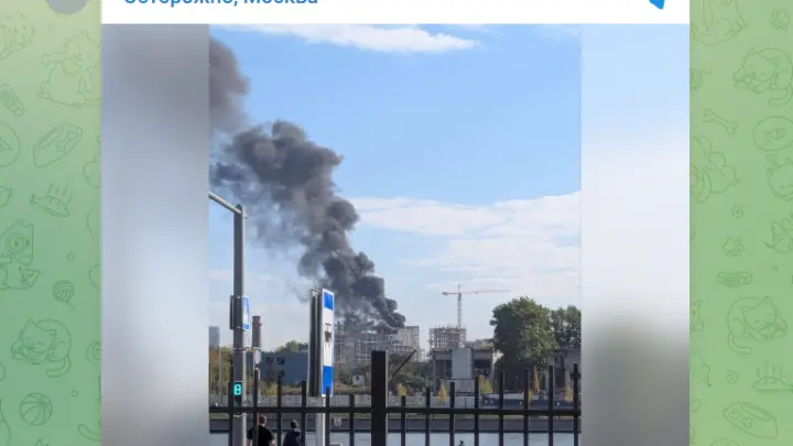 На стройке бывшего ЗИЛа в Москве вспыхнул крупный пожар
