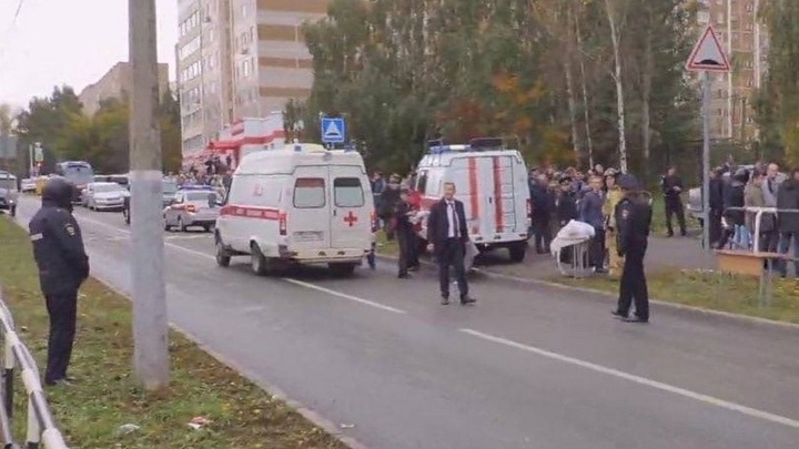 После нападения на школу в Ижевске 9 человек находятся в реанимации