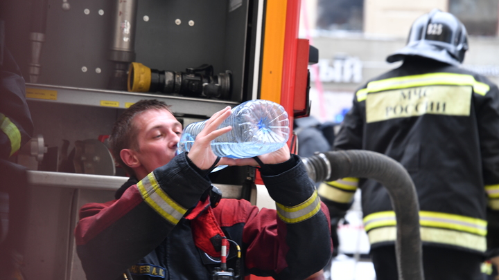В поселке Знаменском Краснодара из-за замыкания электропроводки произошел пожар