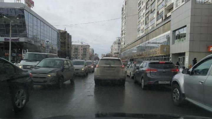 Из-за несанкционированного митинга челябинцам пришлось поменять свои планы