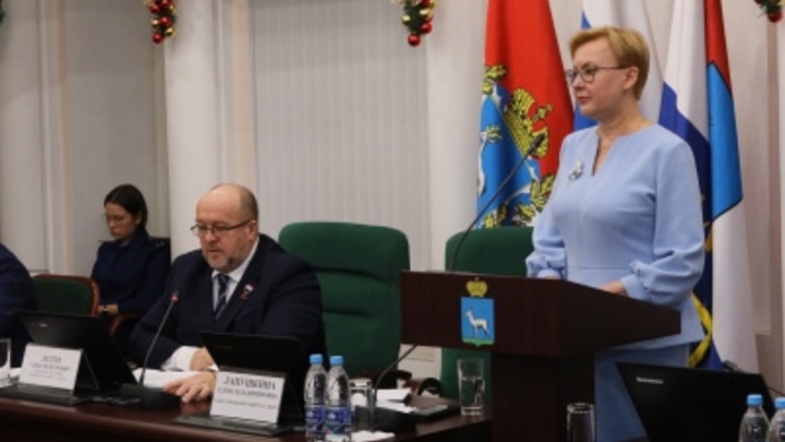 Мэр Елена Лапушкина награждена почетным знаком За труд во благо земли Самарской