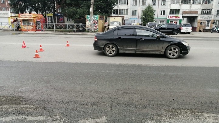 Автомобиль сбил женщину в Кировском районе Новосибирска