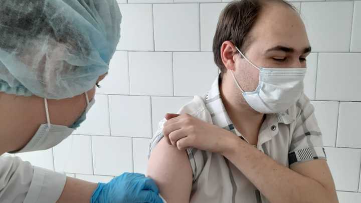 Новый вид вакцины от коронавируса поступил в Кузбасс