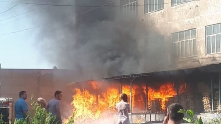 В Ростовской области произошёл пожар на территории молочного завода
