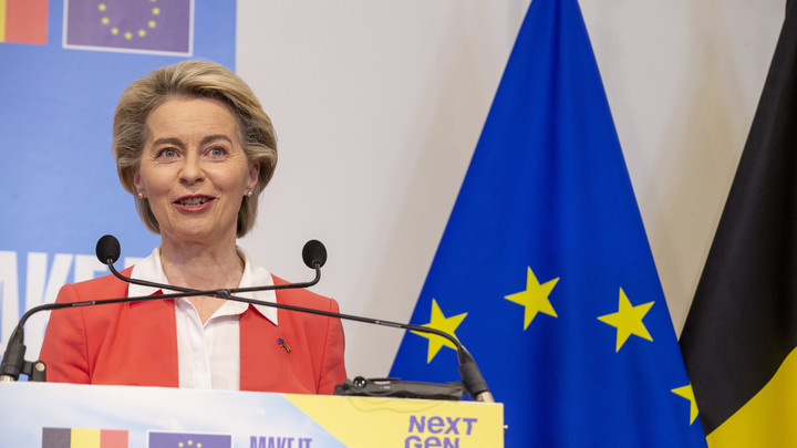 Венгрия отказалась тащить детей в голубое будущее: Глава ЕК зашлась в негодовании