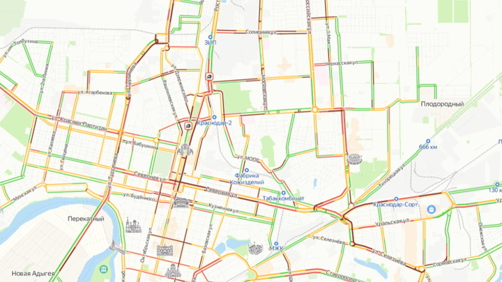 Центр Краснодара встал в 9-балльные пробки из-за сильного дождя