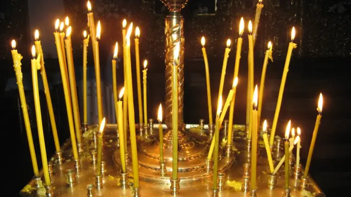 Что делать, если покойник зовёт за собой во сне: ответ священника