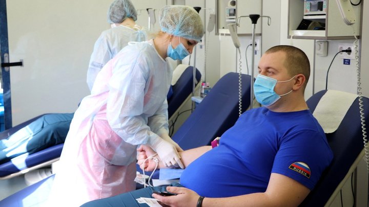 В ФМБА заявили о нехватке доноров: Вакцинация спутала планы