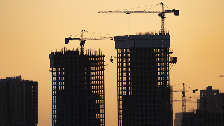 Сбер снизил ставки на льготные ипотеки до конца лета