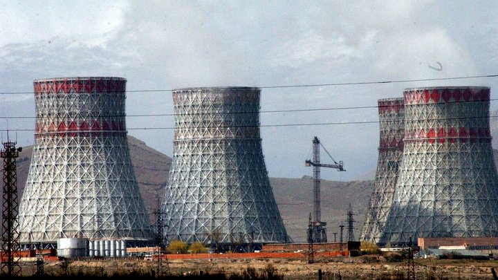 Вы там совсем обезумели?: Азербайджан грозит Армении вторым Чернобылем