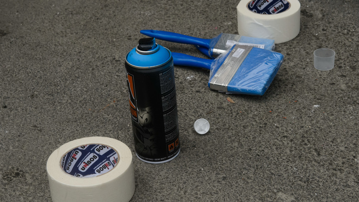 Вандалы разрисовали фигуры персонажей сказок и мультфильмов возле крымской ЦРБ