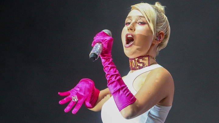 Песни разрушают здоровье: Главу СК попросили заняться творчеством Клавы Коки